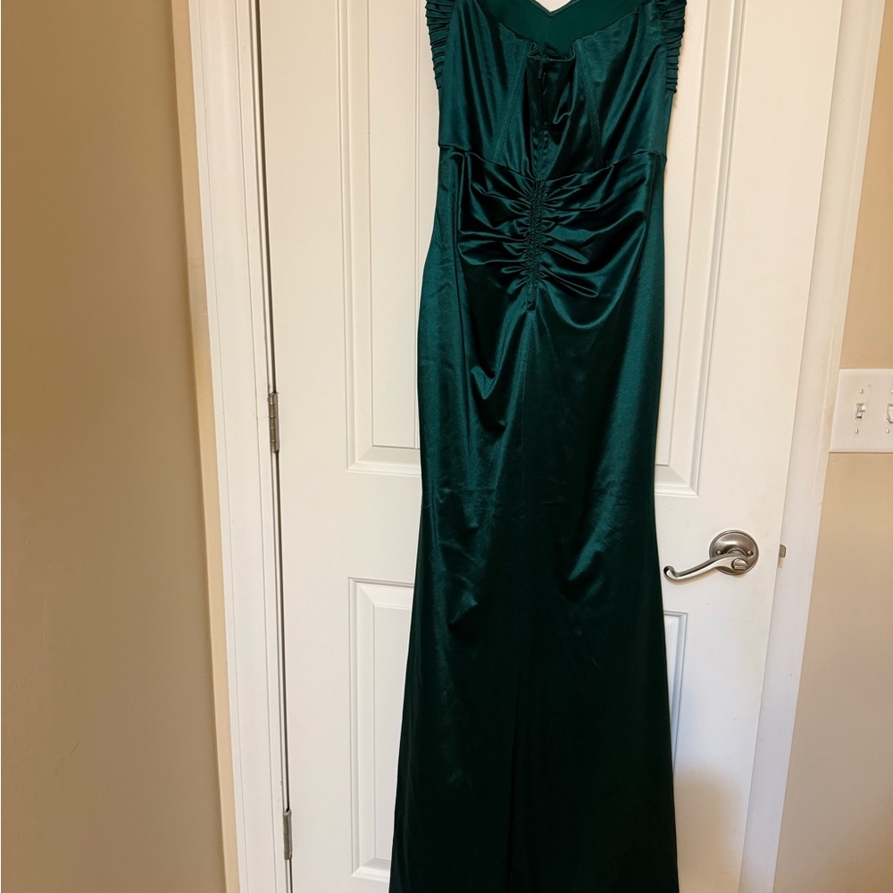 Elegant Green Evening Gown